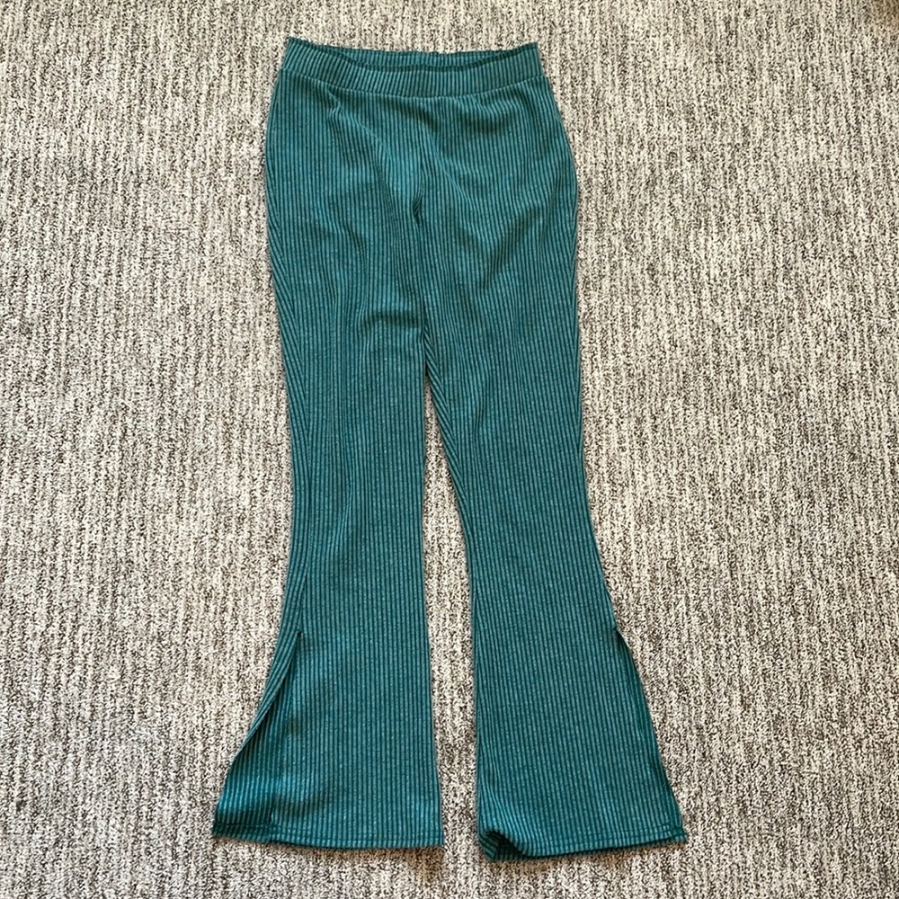 Green urban outfitter flare leggings